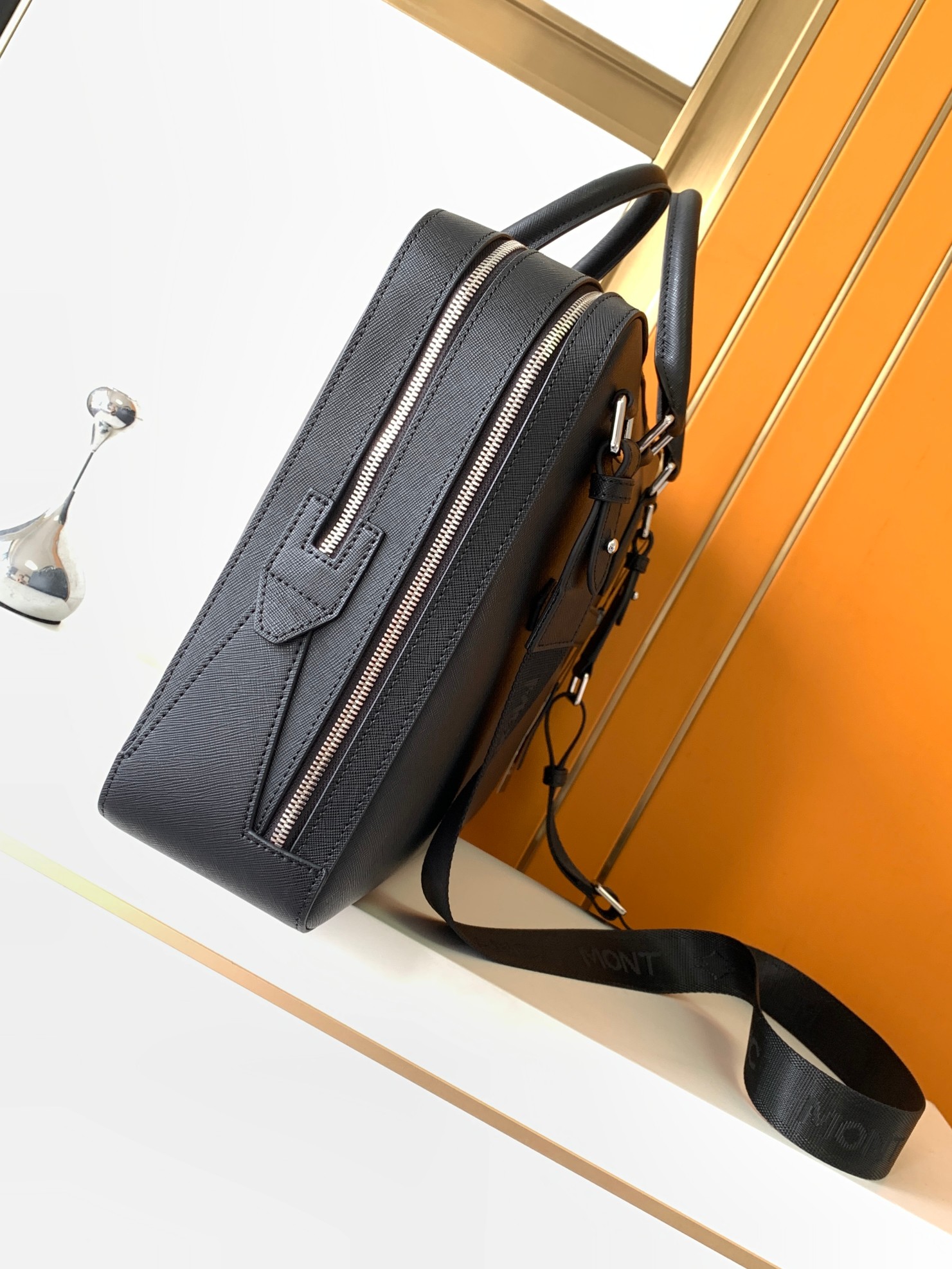 Luxury Men's Top-Handle Bags P - огляд і ціна Leather Work Bag Mens